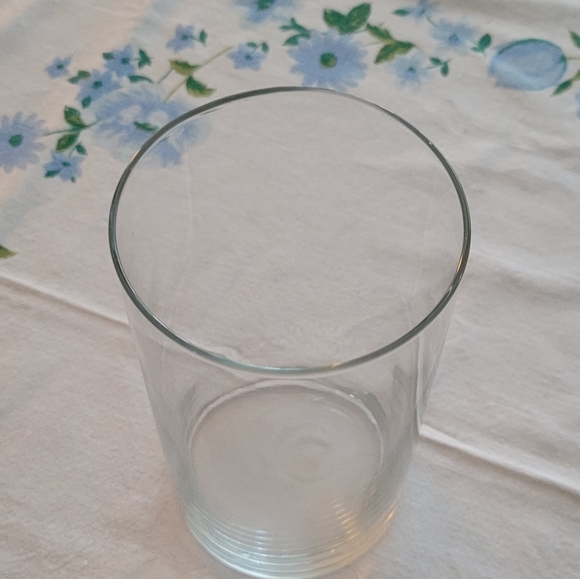 Modern glass vase - small - Picture 5 of 6